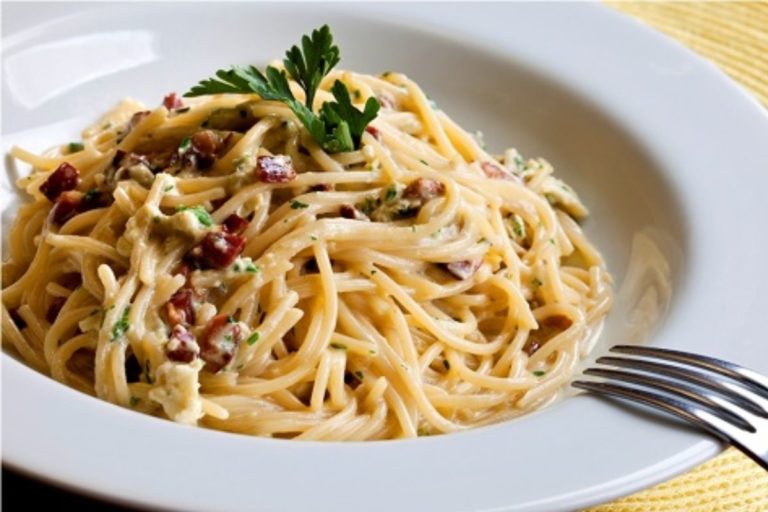 Espaguete à carbonara